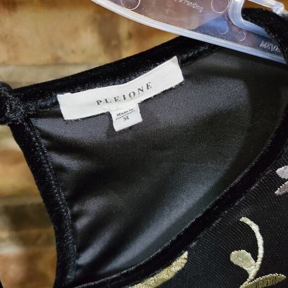 Pleione velvet and mesh embroidered blouse - Picture 7 of 8